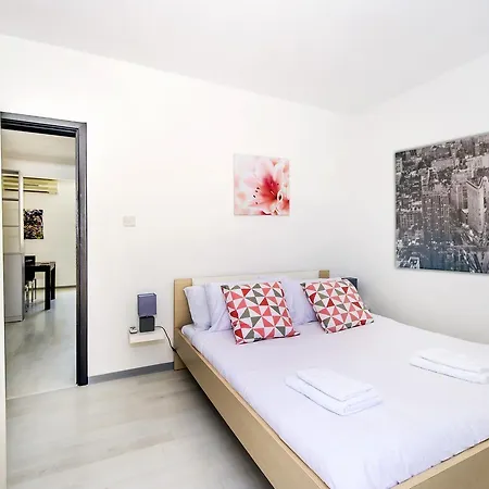 Apartament Colourful Penthouse Theoria Travel *