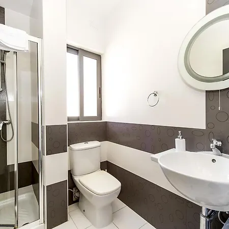 Colourful Penthouse Theoria Travel Apartment *